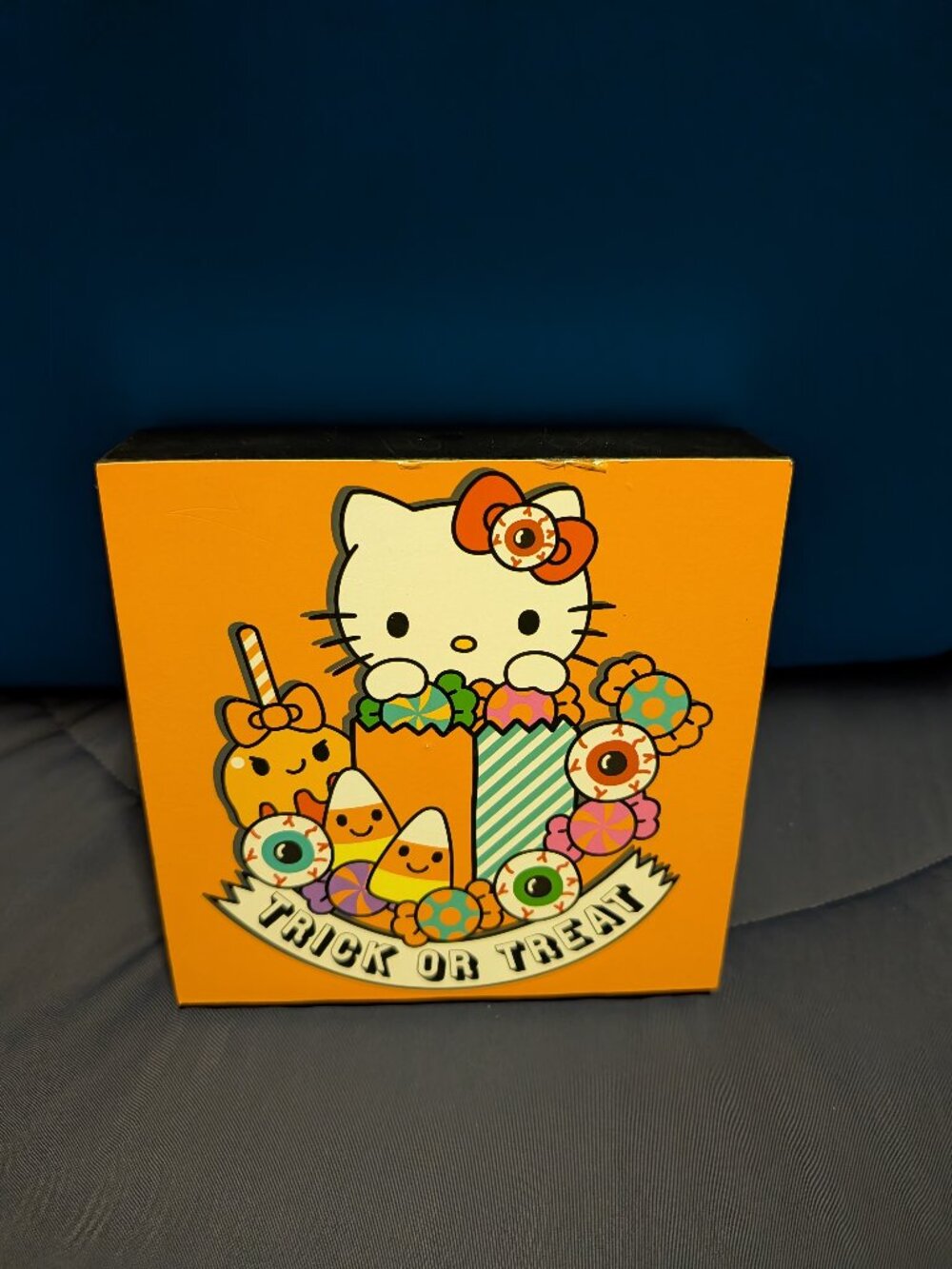 Hello Kitty Trick or Treat Wooden Halloween Painted Art Picture Decoration